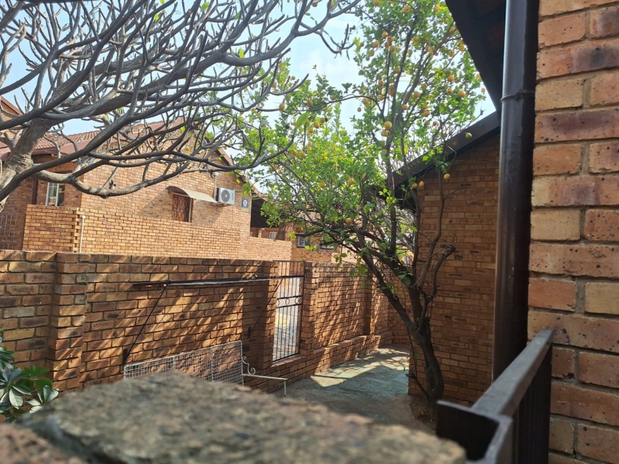 3 Bedroom Property for Sale in Safari Gardens North West